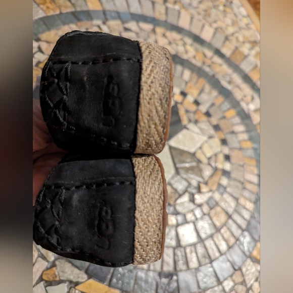 Ugg Australia Marrah Black Leather Moccasins - Picture 4 of 5